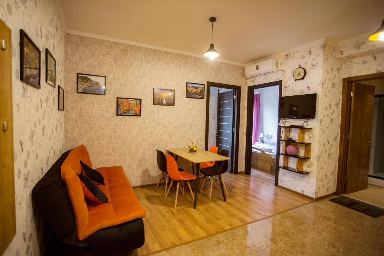 Art Django Old Avlabari Apartment